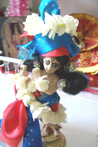 Left view of Gobuji