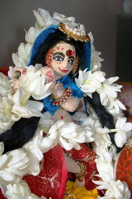 kajra lagake...gajra sajaake... )