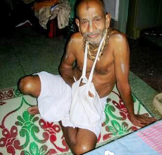 Baba in a relaxed bhajan-full mood