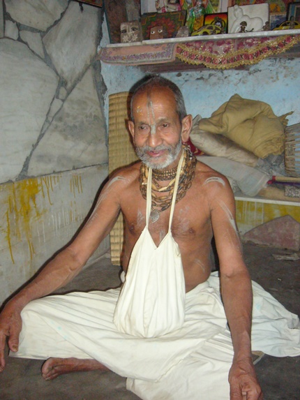 Baba in sukhaasan