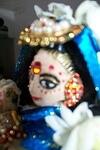 glittering bindi, sparkling ear-rings, mesmerizing eyes - WOW !!
